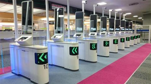 Panasonic automated facial recognition gates at immigration examination area in Narita Airport Terminal 1 Building (South Wing) (Photo: Business Wire)