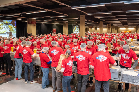 Kraft Heinz Employees To Pack One Million Meals in 24 Hours (Photo: Business Wire)