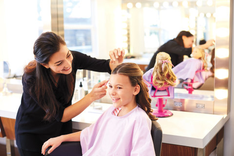 Girls can now join their favorite dolls for a day of pampering at the newly-renovated Salon at American Girl Place Chicago.  (Photo: Business Wire)