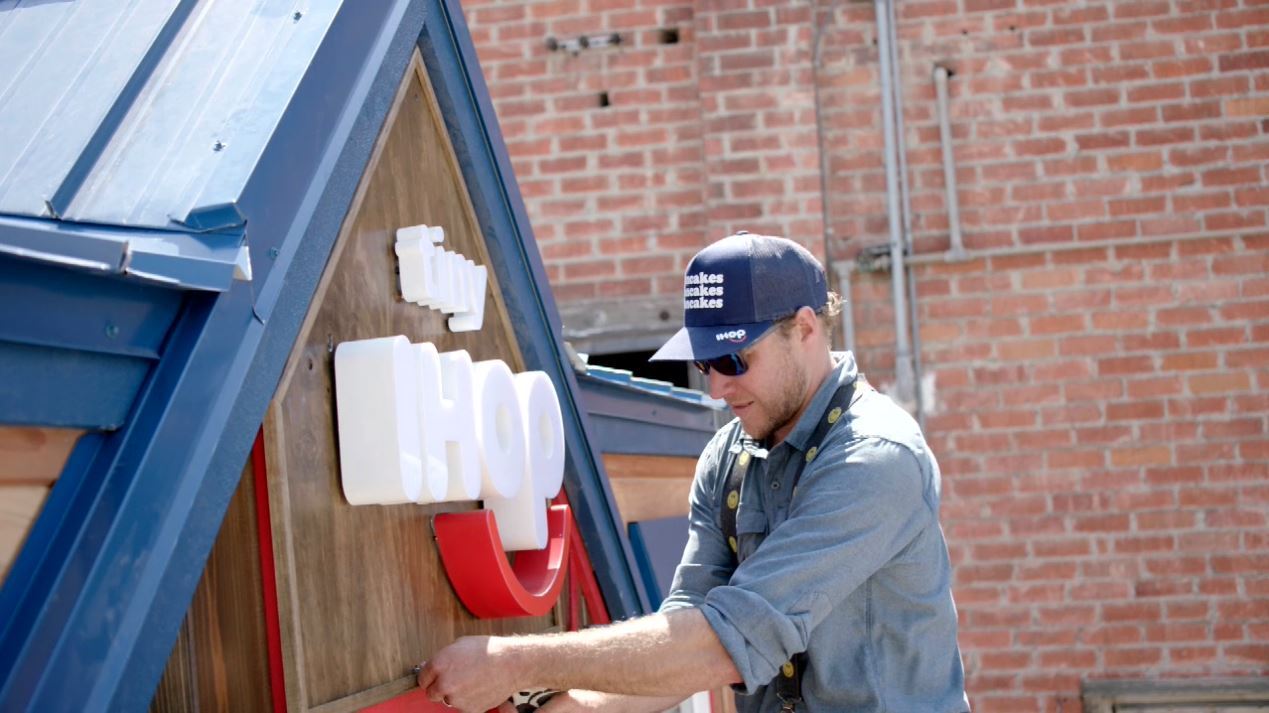 IHOP Builds Tiny House Version of Restaurant Right in Los Angeles - Eater LA