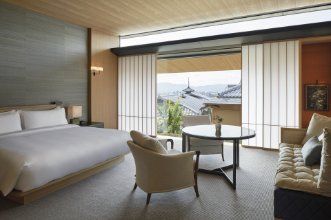 King Deluxe Guestroom with a view of Kyoto. (Photo: Business Wire)
