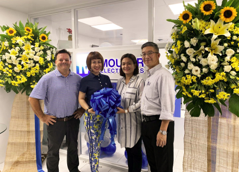 Mouser Electronics executives celebrate the grand opening of the company's newest customer service center, located in Manila, Philippines. (Photo: Business Wire)