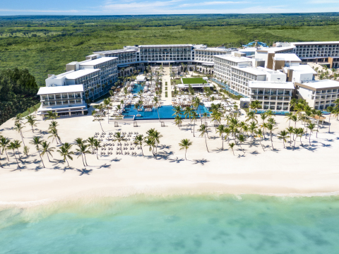 Hyatt Ziva Cap Cana and Hyatt Zilara Cap Cana (Photo: Business Wire)