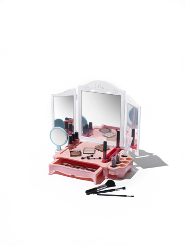 Find The Perfect Holiday Gifts At, Fao Schwarz Vanity Makeup Studio