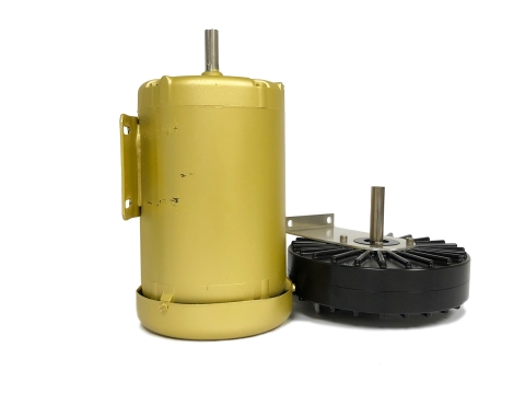 A common 1HP motor (left) compared to Infinitum Electric's 1HP motor (right). (Photo: Business Wire)
