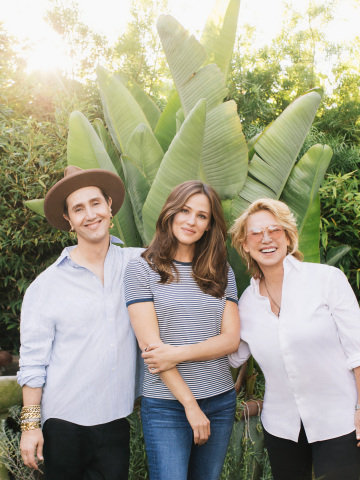 Adir Abergel (Creative Director), Jennifer Garner, and Melisse Shaban (Founder & CEO). Photo Credit: Abby Ross