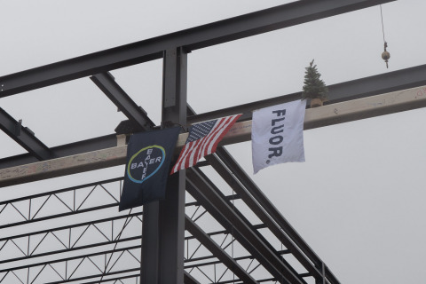 Fluor places the final steel beam on Bayer's new cell culture technology center in Berkeley, California this afternoon. (Photo: Business Wire)