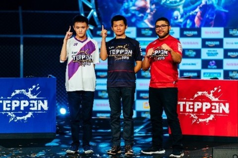 The inaugural TEPPEN World Championship 2019 has come to a close, and GungHo Online Entertainment’s first champion has been crowned Last Guardian. In the biggest TEPPEN tournament ever, he expertly guided his MORRIGAN AENSLAND/Temptation and DANTE/Devil Trigger decks through the competition, bringing down everyone in his path to the top. For his victory, Last Guardian took home 30M Yen (~$280K) of the 50M Yen (~$460K) prize pool along with numerous other prizes including a NISSAN Skyline GT V6 TURBO. (From the left second place Yutaro “tarakoman” Fukazawa, first champion Huai-Yong “Last Guardian” Wu, and Ryuuzu Player from the U.S.) (Photo: Business Wire)