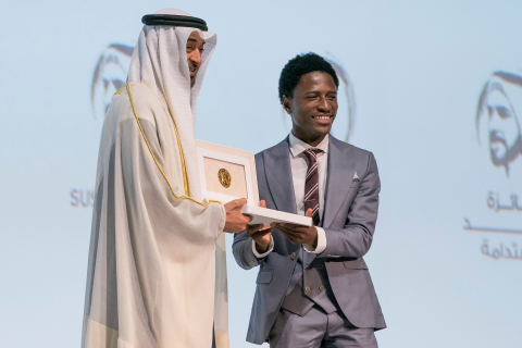 HH Sheikh Mohamed Bin Zayed with the winner from the Okuafo Foundation – Ghana (Photo: AETOSWire)