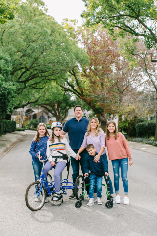 Maggie (10), Tessa (16, has SLC13A5 Deficiency), Zach (Dad, Founder), Kim (Mom, Founder), Colton (6, has SLC13A5 Deficiency) and Lily (12) (Photo: Business Wire)