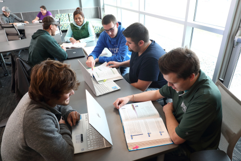 Secure and reliable Wi-Fi from Aruba helps students at Mitchell Technical Institute of South Dakota collaborate and learn using new applications and software-based learning programs that enhance the classroom experience. (Photo: Business Wire)