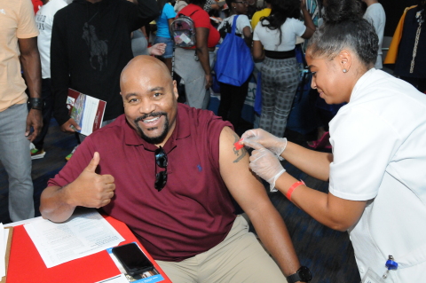 Walgreens stores sponsored more than 1,800 health fairs in local communities where they provided flu clinics, diabetes screening and information on opioid safety and drug takeback during fiscal year ending August 31, 2019. (Photo: Business Wire)