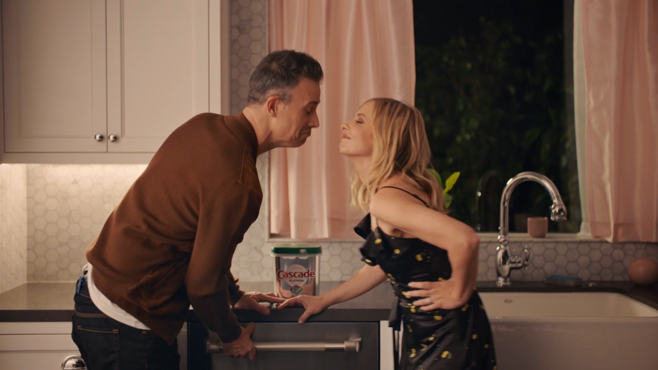 See Why Sarah Michelle Gellar and Freddie Prinze Jr. "Do It Every Night" with Cascade