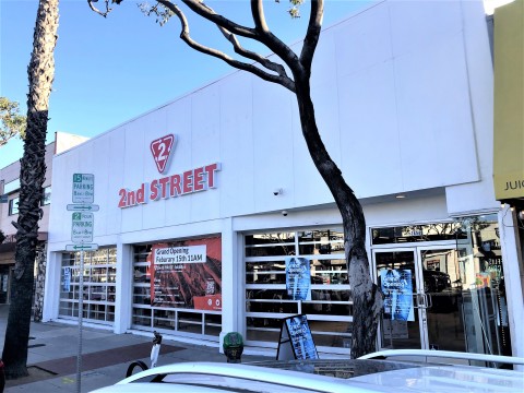 2nd STREET Sherman Oaks, store exterior (Photo: Business Wire)