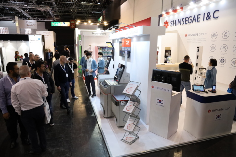 Shinsegae I&C (KRX: 035510), an affiliate of Shinsegae Group, unveiled a new vision for the future of retail technology at the EuroShop 2020. Shinsegae I&C exhibits a wide array of retail technology at the exposition, including the four key thematic items of CloudPOS (Cloud based POS) and Cloud Membership, Smart Vending Machine, Self-Checkout (SCO), and Shelf-Scanning Robot. The leading product that Shinsegae I&C is highlighting at this exposition is CloudPOS which received a lot of attention at NRF 2020 held in January in the U.S. It is a cloud-based solution that offers POS technology essential to the retail business. CloudPOS places various business logics of the POS such as credit card payment functions, mobile payment functions, membership services, and global payment services on the cloud server and allows corporate clients to pick and choose only the function they wish to use. (Photo: Business Wire)