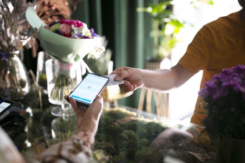Fiserv, together with Visa, Samsung and PayCore, has completed a first-of-its-kind PIN on Mobile Transaction. (Photo: Business Wire)
