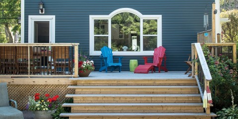 A picture of Royal Building Products 5” Smooth Clapboard siding.