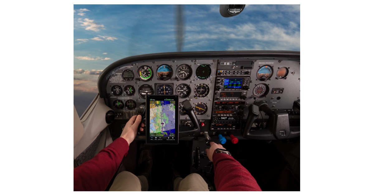 Garmin® TeamX unveils the 7-inch format aera 760 portable aviation GPS ...