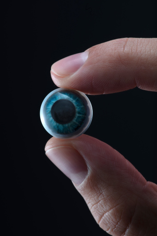 Mojo Vision's smart contact lens, Mojo Lens (Photo: Business Wire)