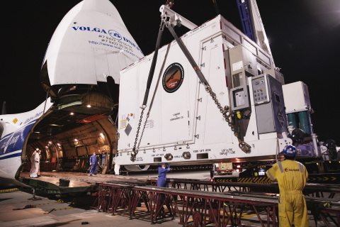 thumbnail Transferring the probe via a special truck (Photo: AETOSWire)