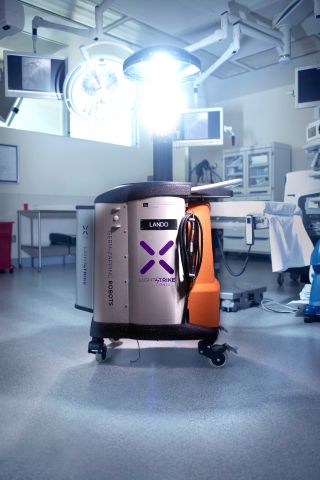 Xenex LightStrike Robot Destroys SARS-CoV-2 (Coronavirus) in 2 Minutes ...