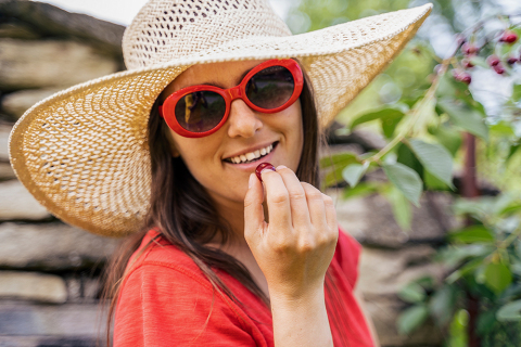 original “Fresh cherries from California can support physical and mental wellbeing,” says Cara Harbstreet, a registered dietitian and nutrition communications consultant. (Photo: Business Wire)