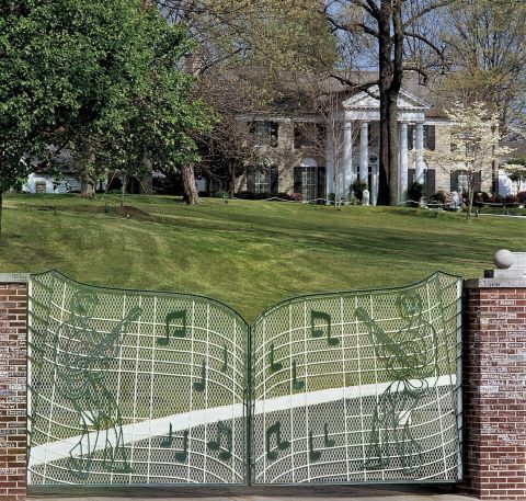 The Gates of Elvis Presley's Graceland (Photo: Business Wire)