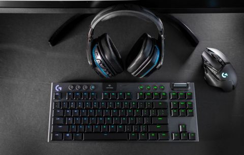 The Logitech G915 TKL Gaming Keyboard combines LIGHTSPEED Wireless, RGB lighting and amazing battery life in a sleek, ultra-thin design that creates a new standard for gaming keyboards (Photo: Business Wire)