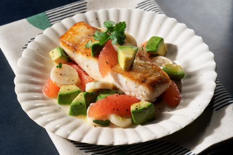 California Avocado, Hearts of Palm and Grapefruit Salad with Seared White Fish by Chef Charleen Badman of FnB Restaurant (Photo: Business Wire)