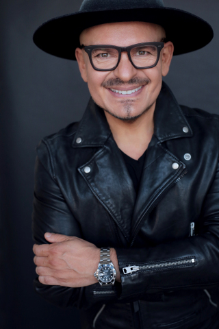 thumbnail Mary Kay Global Beauty Ambassador Luis Casco (Photo: Mary Kay)