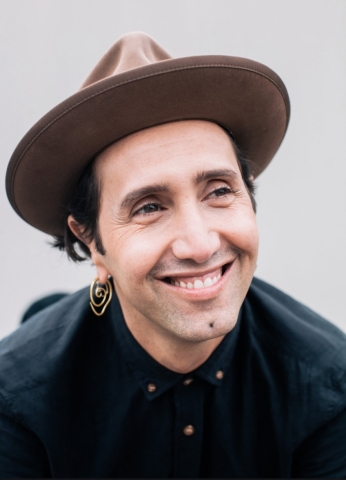 thumbnail Adir Abergel, Celebrity Hair Stylist (Photo: Glamhive)

