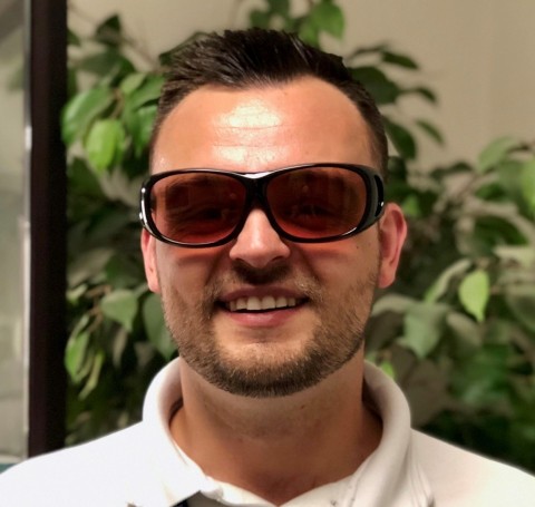 Un estudio de salud de la UC Davis revela que los filtros especiales en gafas ayudan a los daltónicos a ver mejor los colores