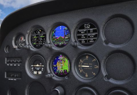 GI 275 electronic flight instrument displaying GFC 500 autopilot mode annunciations. (Photo: Business Wire)