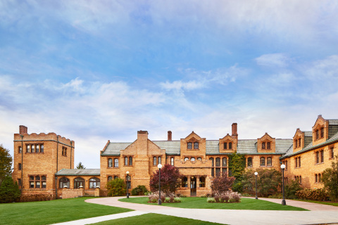 Exterior of Wyndhurst Manor & Club. (Photo: Business Wire)