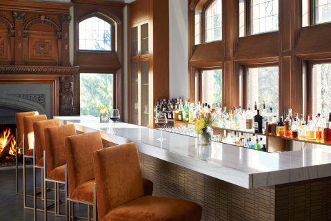 1894 Fireside Bistro & Bar at Wyndhurst Manor & Club. (Photo: Business Wire)