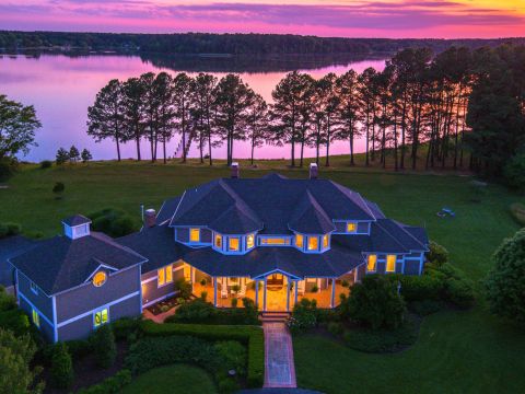 thumbnail Evening aerial property shot using HomeVisit. (Photo: Business Wire)