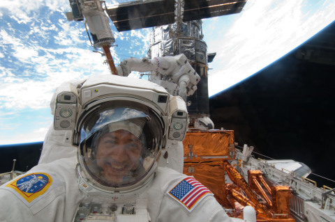 Lessons from space: astronaut Mike Massimino will talk about teamwork and innovation in his keynote address at the EA Connect Days technology conference, hosted by LeanIX (Photo: Business Wire)