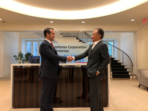 original Sintavia執行長Brian Neff(左)與住友商事美洲分公司資深副總裁兼總經理Kevin Hyuga(右)(2018年檔案照片)(照片:美國商業資訊)