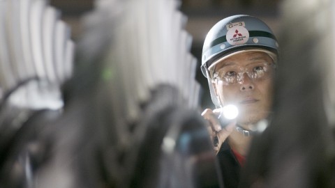 Mitsubishi Power poursuit son historique de service exemplaire avec des experts, y compris ces employés à Takasago Works au Japon, prêts à collaborer avec des clients afin de faire face aux difficultés des entreprises et de créer ensemble l’avenir de l’énergie. (Photo: Mitsubishi Power)