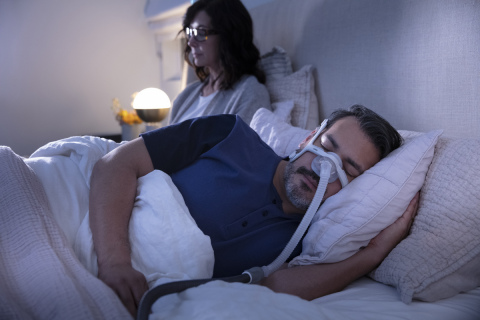 thumbnail ResMed AirTouch N20 nasal CPAP mask, couple sleeping, side view (Photo: Business Wire)