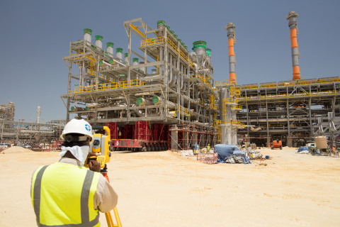 Fluor JV achieves first fire for KIPIC's Al-Zour refinery in Kuwait. (Photo: Business Wire)