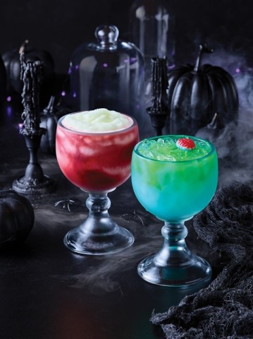 Now through Halloween, Applebee’s is serving up Spooky Sips in a signature Mucho glass for only $5. (Photo: Business Wire)