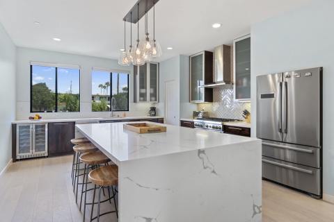 Heaven on Haines, San Diego, CA: The kitchen in this ultramodern, ocean-view vacation rental offers the picture perfect setting for a taste of California cuisine. (Photo: Business Wire)