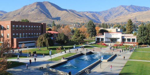 original Wenatchee Valley College Campus - Wenatchee, WA (Foto: Business Wire)