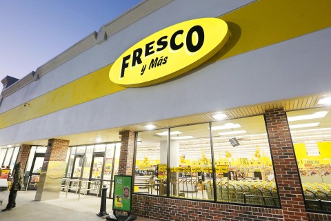 original Southeastern Grocers will reveal the newest Fresco y Más store, and the grocer’s 27th location, on Oct. 21 in Lehigh Acres, Florida. (Photo: Business Wire)
