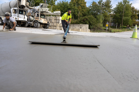 Solidia’s new applications can reduce the carbon footprint of ready-mix concrete by reducing the emissions of cement and consuming CO2 (Photo: Business Wire)