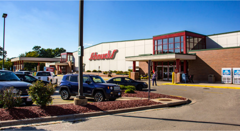 Schnucks Fresh Foods Grocery Store in Loves Park, IL (Photo: Business Wire)