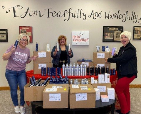 thumbnail MONAT Gratitude donates products to Hello Gorgeous and Rethink Breast Cancer for distribution to the women they help. (Photo: Business Wire)