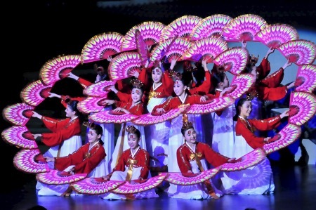 The Little Angels’ performance to thank the countries that came to South Korea’s aid in commemoration of the 70th anniversary of the outbreak of the Korean War (Photo: Business Wire)