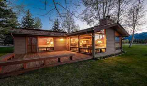 Golf Creek 31, a Vacasa vacation rental in Jackson Hole, Wyoming (Photo: Business Wire)